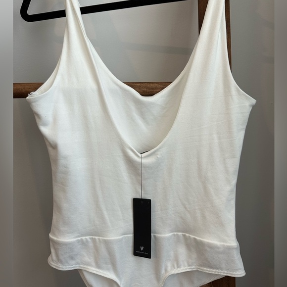 Lulu’s White Bodysuit with bows NWT - Picture 4 of 7